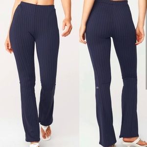 ALO - High-Waist Pinstripe Zip It Flare Legging - Navy - Small